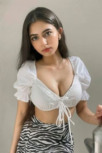 Housewife Celebrity Escorts In Agra